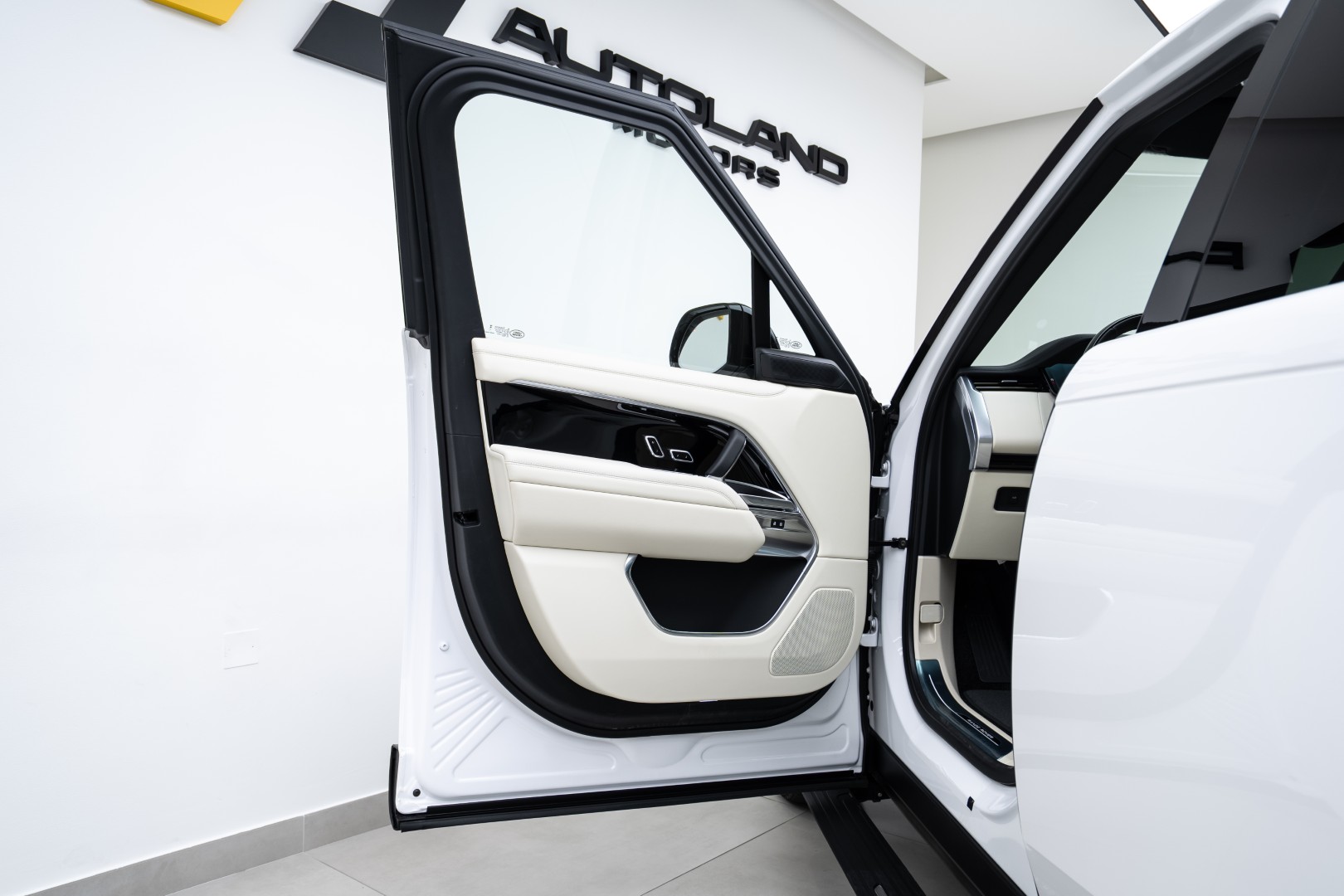 2025 RANGE ROVER P400 HSE | MAIN DEALER WARRANTY 5 YEARS